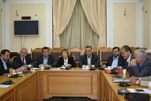 Συνάντηση της νομάρχη Ηρακλείου με τους βουλευτές