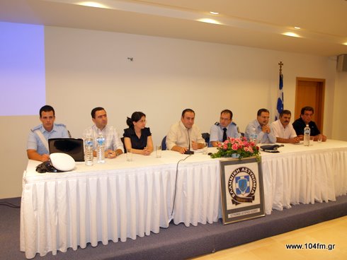 φέτος ας τσουγκρισουμε στο σπίτι