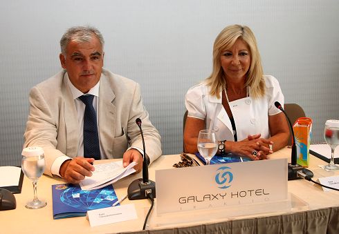 Ο Περιφερειάρχης Σεραφείμ Τσόκας με τη πρόεδρο των Special Olympics, Γιάννα Δεσποτοπούλου