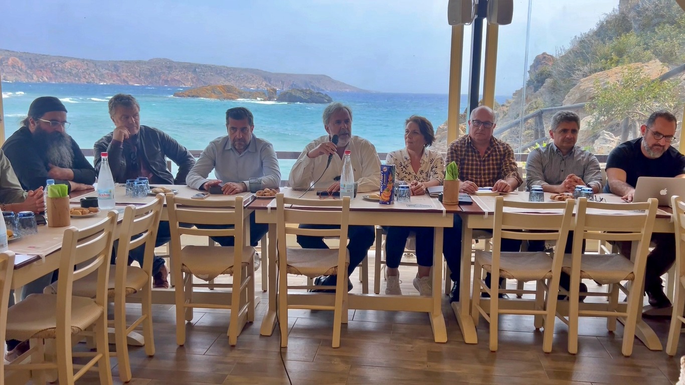 Συνάντηση σχετικά με την προσβολή φοινίκων στο Βάι από το ρυγχοφόρο των φοινικοειδών