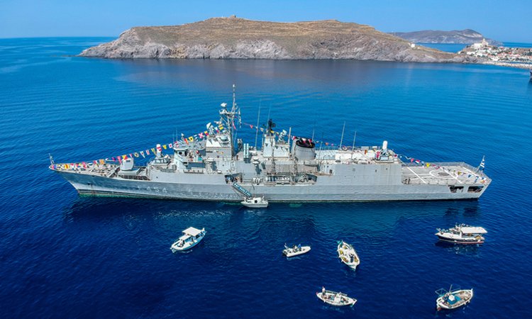 Μέγα το της θαλάσσης κράτος, πλοίο του πολεμικού ναυτικού στη Σητεία