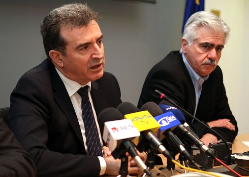 o Υπουργός προστασίας του πολίτη Μιχάλης Χρυχοχοΐδης με τον Περιφερειάρχη Κρήτης Θανάση Καρούντζο