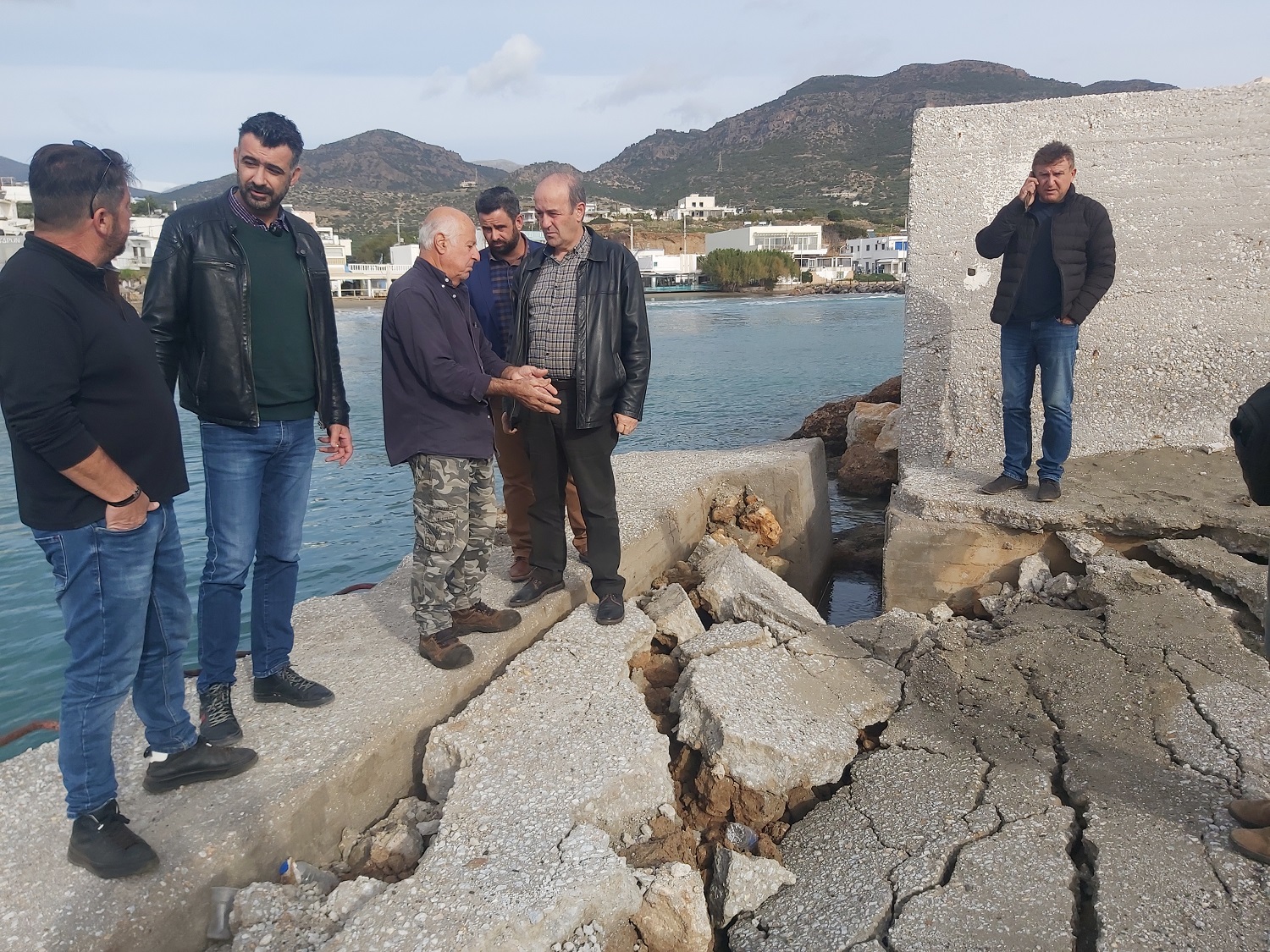 Ζημιές στο αλιευτικό καταφύγιο του Μακρύ Γιαλού