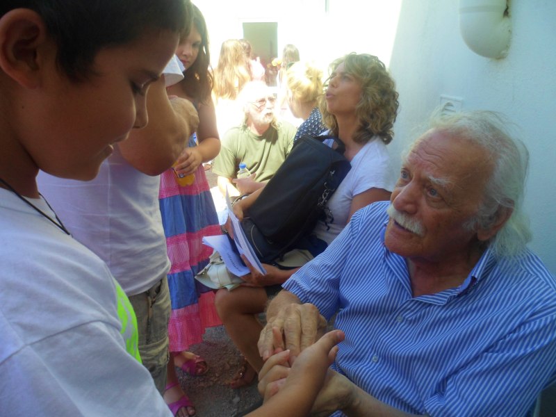 για τον θάνατο του Μανώλη Γλέζου από τη Βιάννο