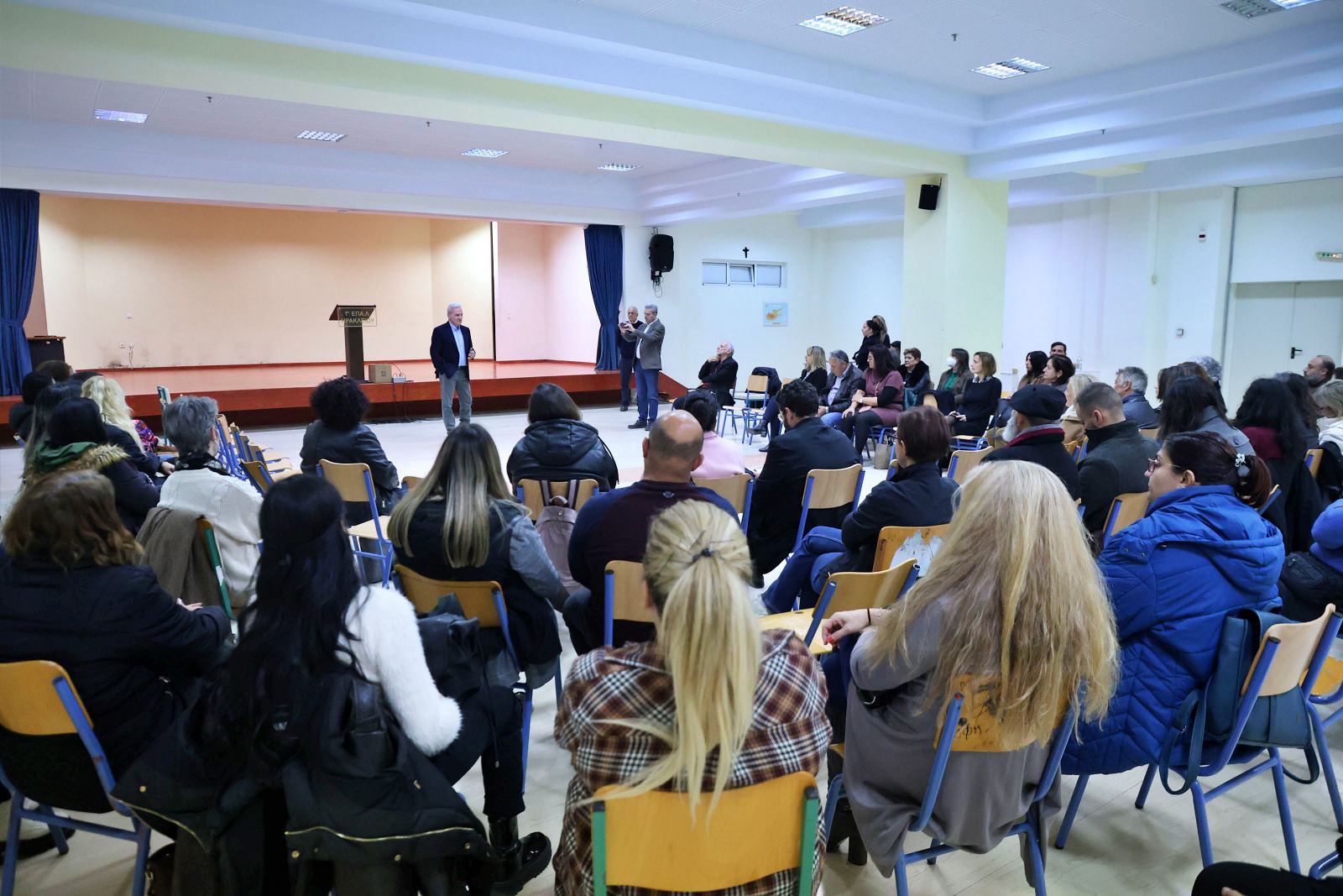 Παρέες – Ψυχαγωγία – Διαδίκτυο: Πώς επικοινωνούμε με τα παιδιά
