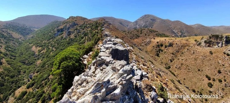 Πεζοπορία στη Σφάκα, φαράγγι Κουδουμή, οροπέδιο Μονοκαράς