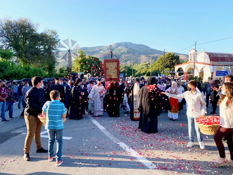 Με υποδοχή του λαβάρου της Αγίας Λαύρας ξεκίνησαν οι εκδηλώσεις για την Επέτειο της Ιστορικής Μάχης του Λασιθίου