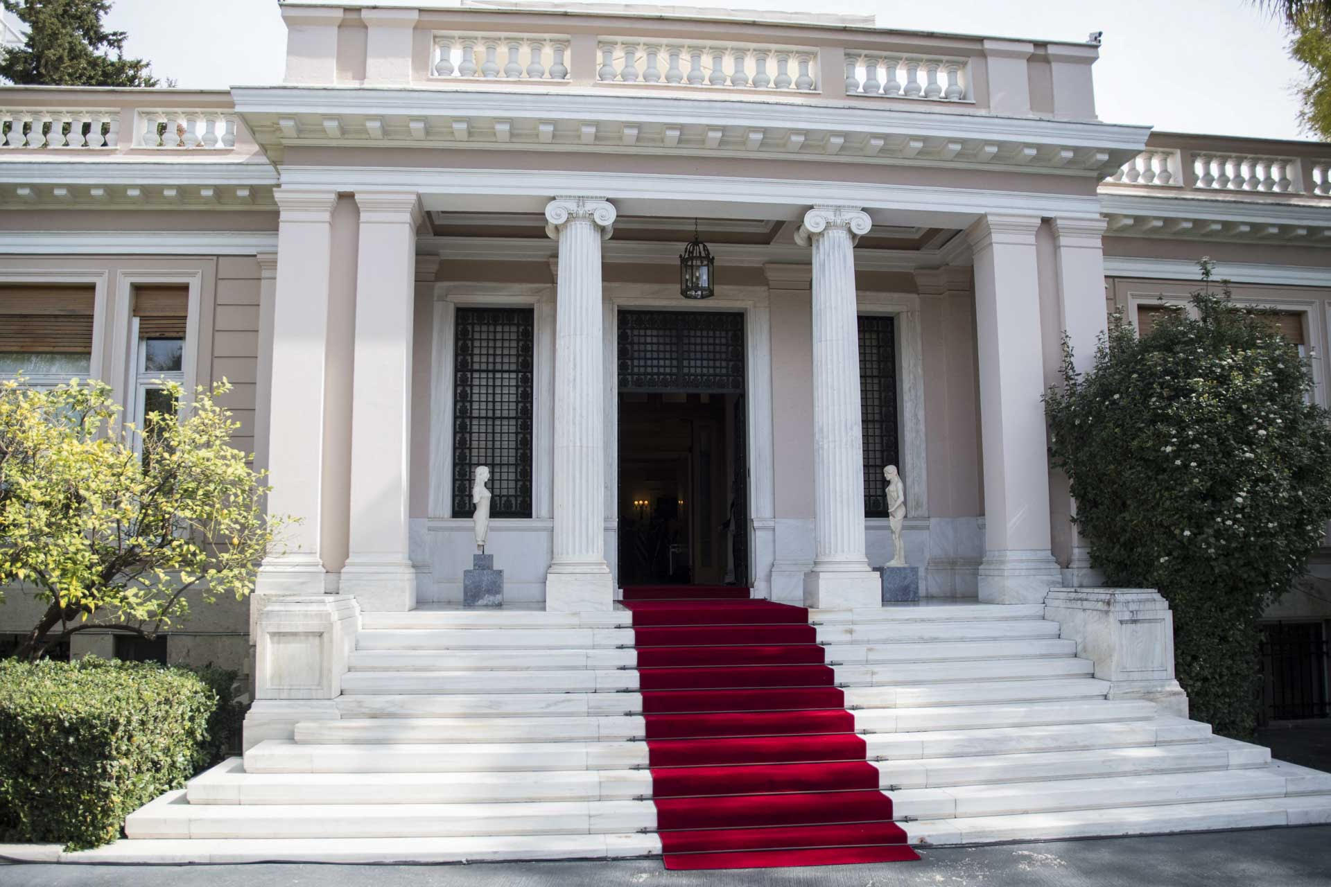 Μικρός ανασχηματισμός στη κυβέρνηση