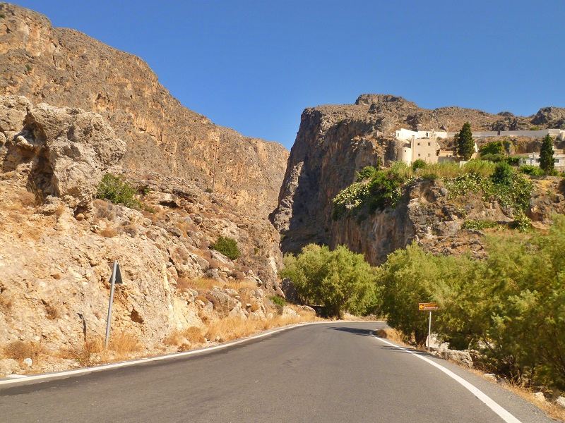 Πεζοπορία στο φαράγγι της Μονής Καψά (Περβολακίων)