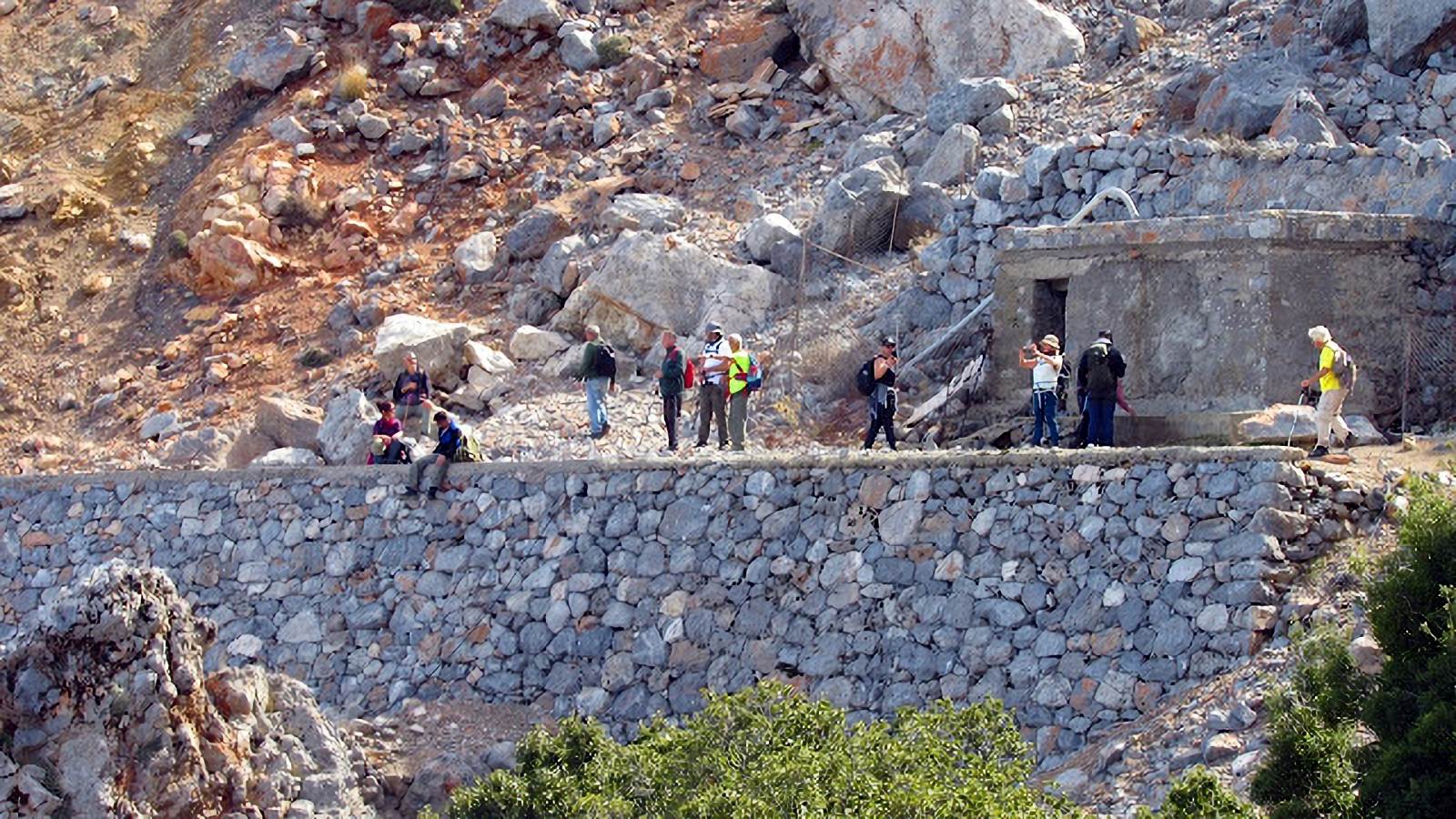 Τάπες, παρυφές Τσίβης