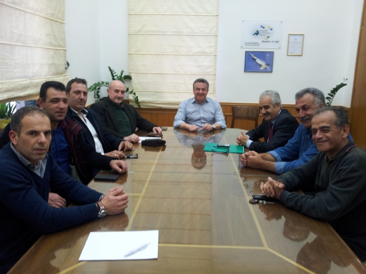 οι έμποροι με τον Περιφερειάρχη