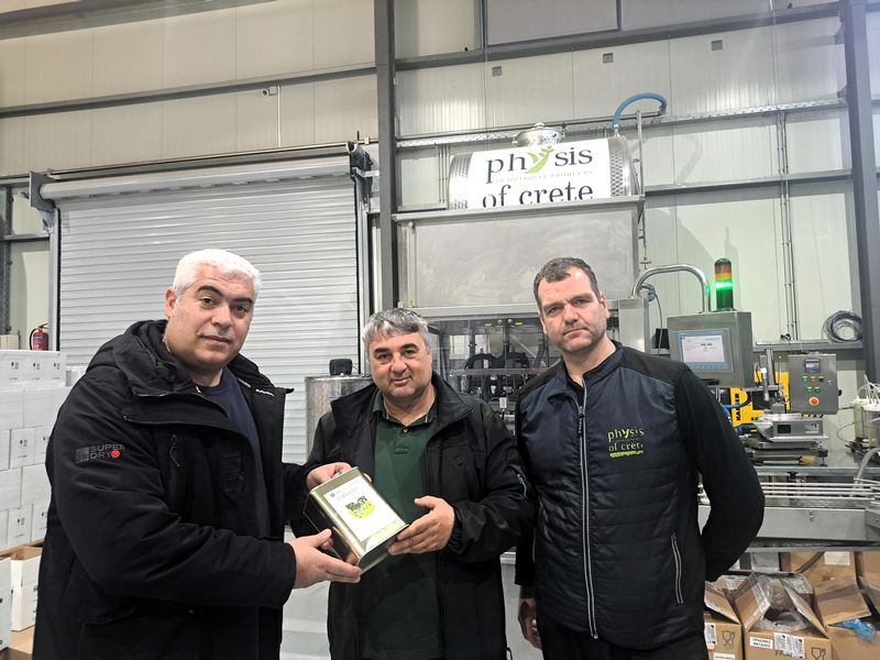 Στο τελικό στάδιο η τυποποίηση του ελαιολάδου από ελαιώνες του Δήμου Αγίου Νικολάου που θα διατεθεί σε ευάλωτους πολίτες