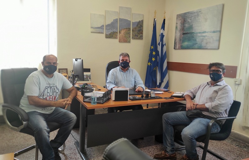 Συνάντηση του Διευθυντή Δευτεροβάθμιας Εκπαίδευσης Λασιθίου με τον Αντιδήμαρχο Έργων και Μελετών