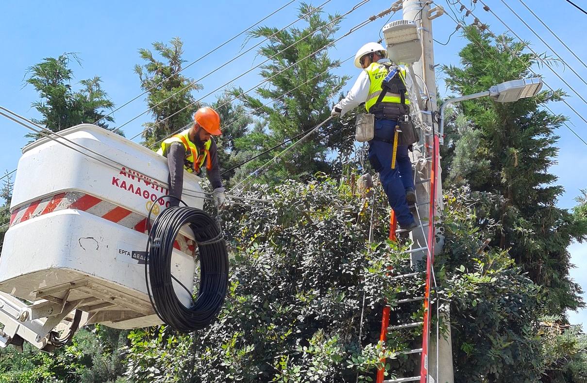 ΔΕΗ FIBER: Το ίντερνετ από τη ΔΕΗ τώρα και με Σταθερό Τηλέφωνο