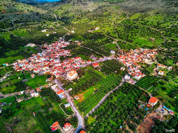 Πεζοπορία Φουρνή, φαράγγι Χαυγά, Πλάκα