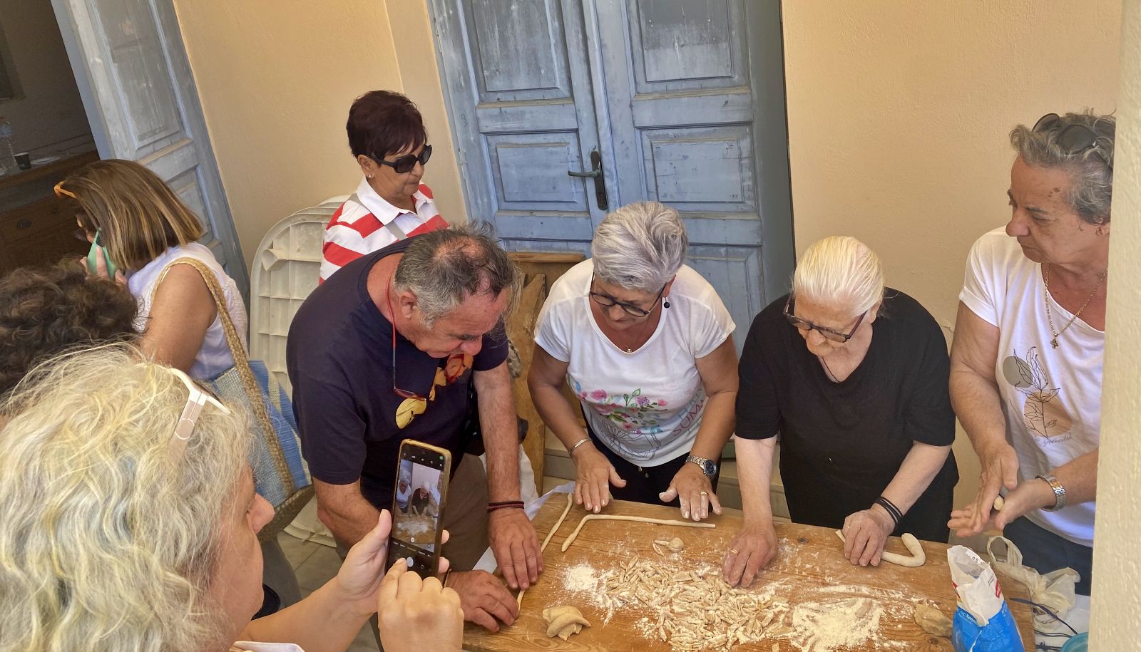 Χειροποίητα εδέσματα στο Λαογραφικό Μουσείο Νεάπολης