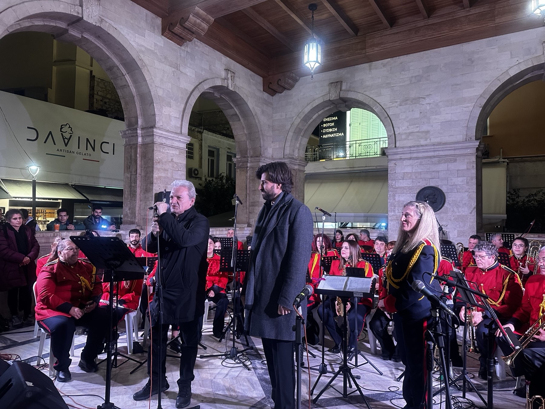 Αλέξης Καλοκαιρινός για τα Χριστούγεννα: «Όσοι από εμάς έχουν κάτι περισσότερο, να σκέφτονται πάντα αυτούς που έχουν κάτι λιγότερο. Να νιώθουμε όλοι αυτή τη ζεστασιά στις καρδιές μας»