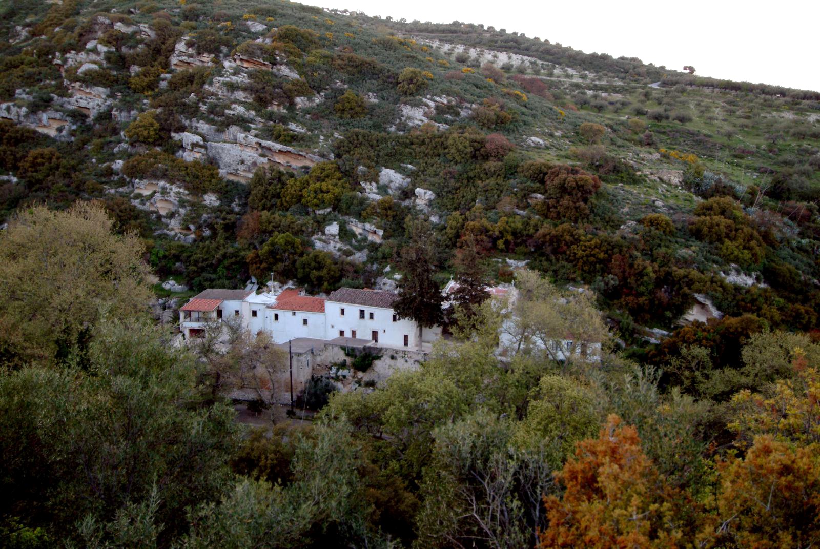 Πεζοπορία γύρω απ' το Χουδέτσι, οινοποιείο Λυραράκη