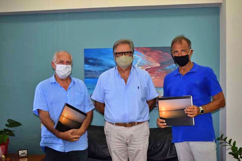 Ανακήρυξη του Άντονι Χόροβιτς ως επίτιμου δημότη Αγίου Νικολάου