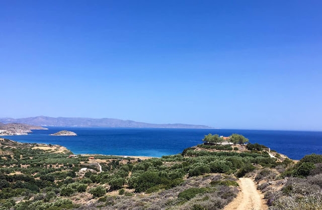 απογευματινή πεζοπορία στην περιοχή του Μόχλους Σητείας