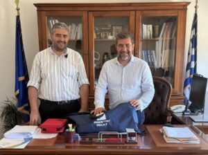 Προσφορά απινιδωτών και προπλασμάτων εκπαίδευσης από τον Αντιπεριφερειάρχη Λασιθίου στο πλαίσιο του προγράμματος «ΖΩΗ»