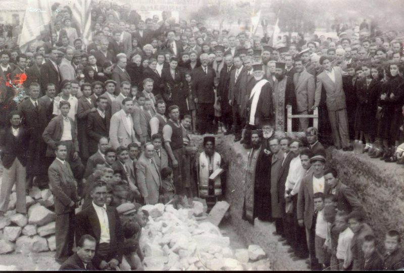 ο μητροπολίτης μαζί με Γεραπετρίτες στη θεμελίωση