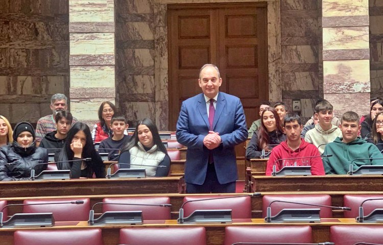 Εκπαιδευτική επίσκεψη του γυμνάσιου Κριτσάς στη Βουλή των Ελλήνων