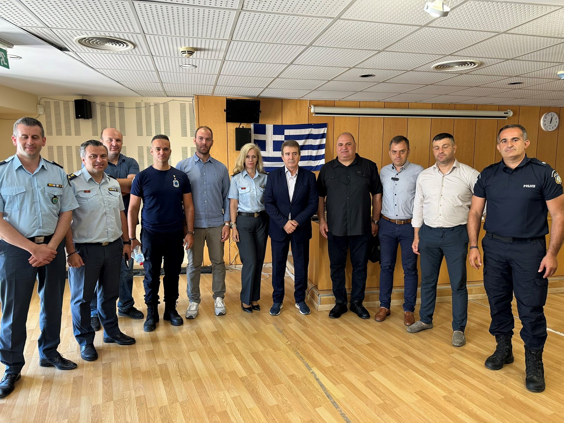 Συνάντηση Πρωτοβάθμιων Ενώσεων Αστυνομικών Υπαλλήλων της Κρήτης με τον Υπουργό Προστασίας του Πολίτη
