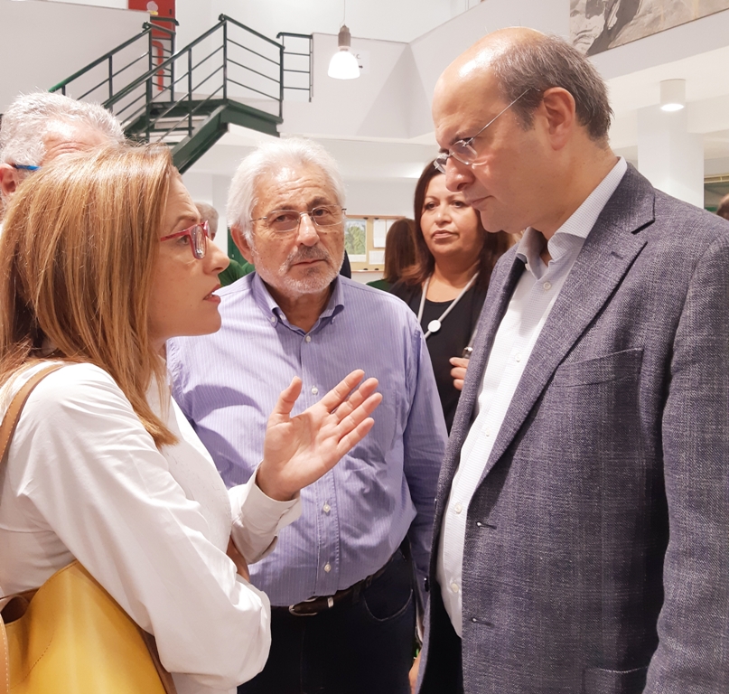 Συνάντηση συντονίστριας αποκεντρωμένης και ΥΠΕΝ